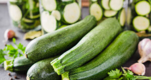 Zucchini gesund: Die vielen Vorteile des grünen Gemüses