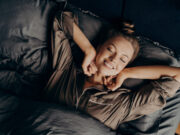 Meditation zum Einschlafen: Effektive Techniken für erholsamen Schlaf