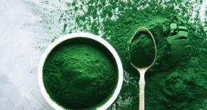 Spirulina Pulver: Wirkungen und Anwendungstipps